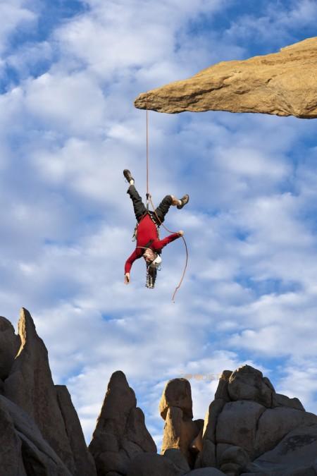 Health wellness and lifestyle choice is all connected. The basics of how and why a healthier lifestyle makes sense in this post on thegoodista.com. Illustrated by man hanging from mountain side on a rope.