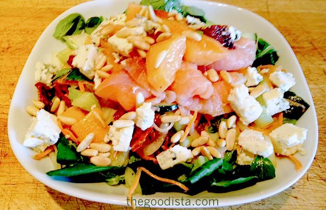 Recipe for Salmon Salad with Blue Cheese